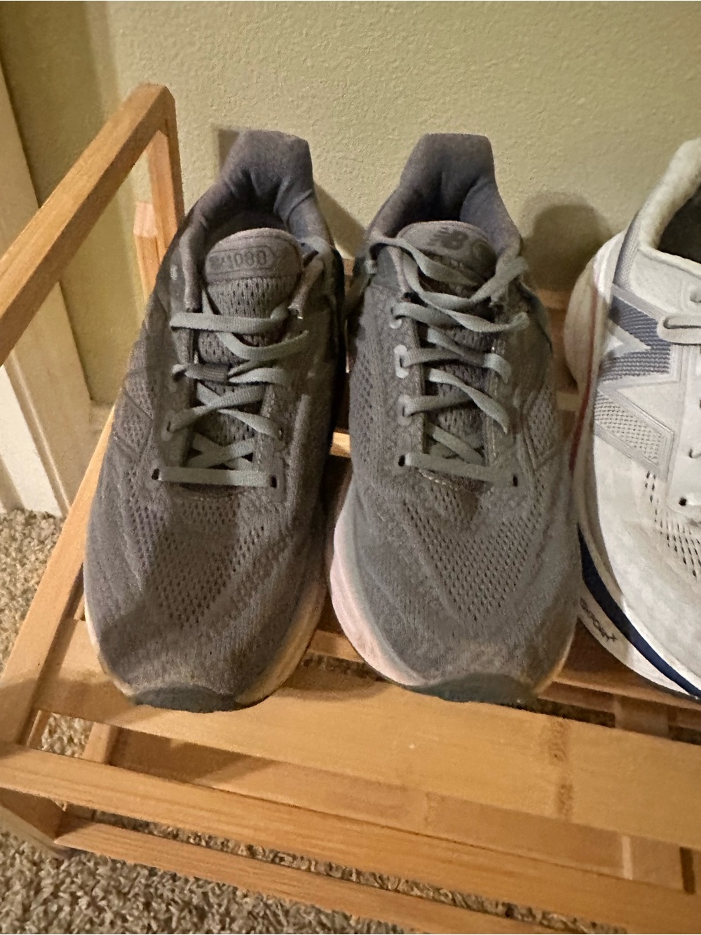 New Balance Men's Gray Athletic Running Shoes
